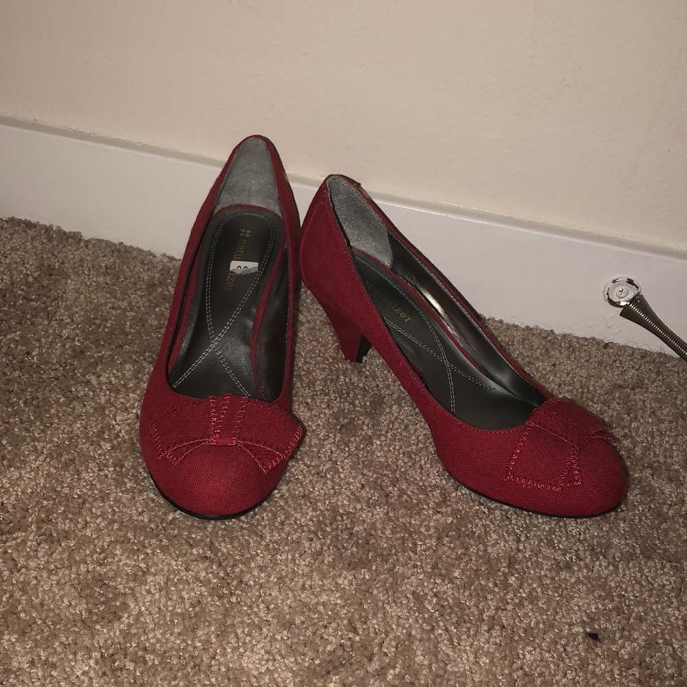 Naturalizer heels!